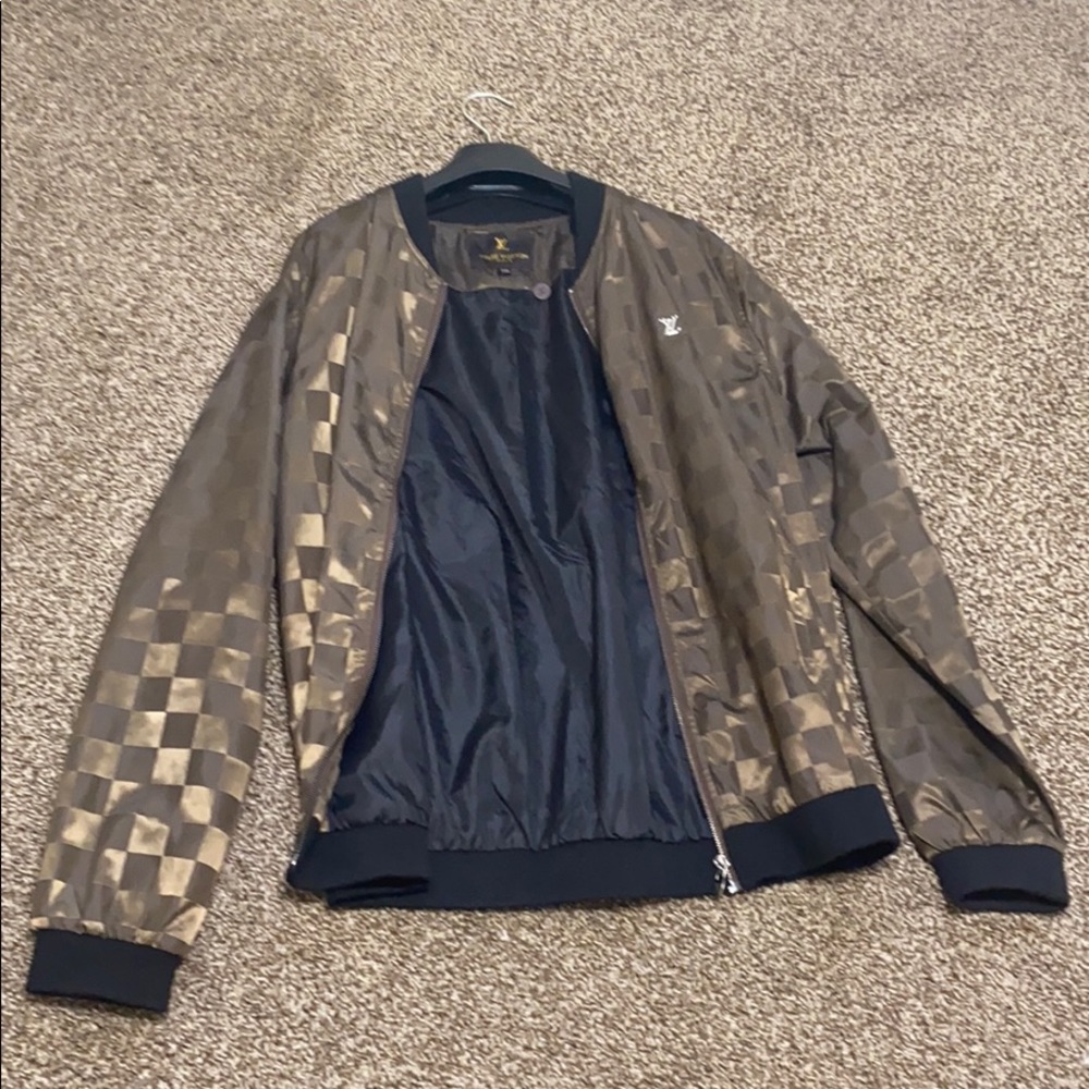 Custom LV - Picture 2 of 2